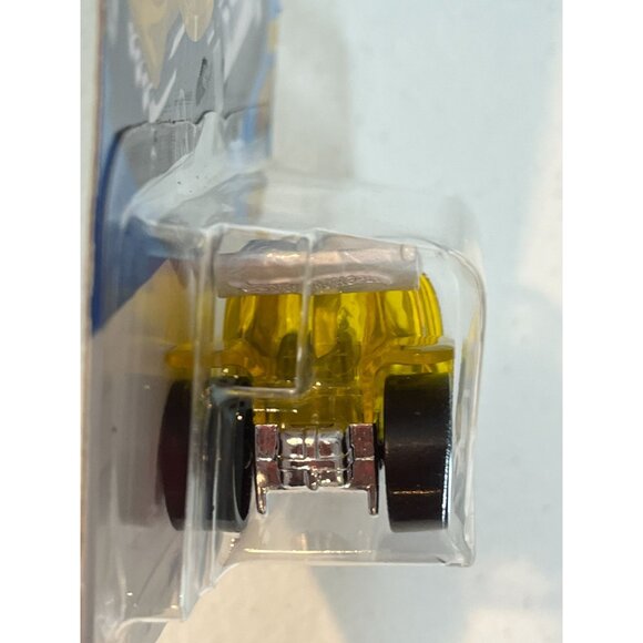 Hot Wheels Dessert Drifter 2024 Fast Foodie 2/5 Yellow Diecast Car NOC - Picture 5 of 6